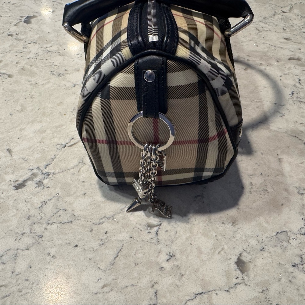 Burberry Tan Nova Check Barrel Shoulder Bag with Black Trim - Picture 3 of 8